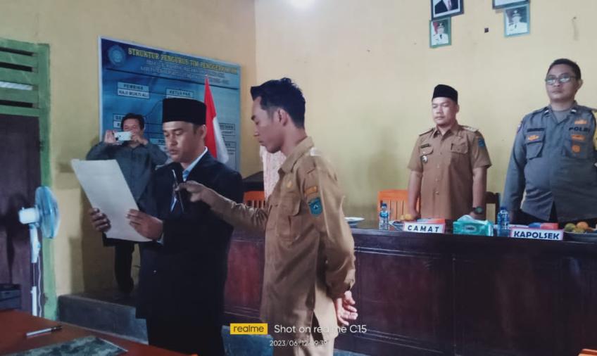 Pelantikan Perangkat Desa, Kapolsek Padang Jaya Berharap Perangkat Desa Semakin Bersinergi