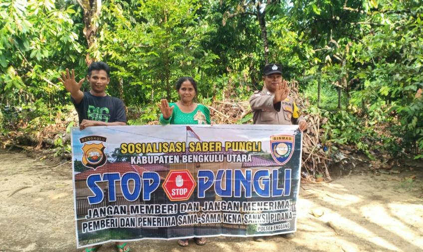 Cegah Pungli, Bhabinkamtibmas Polsek Enggano Sosialisasi Saber Pungli 