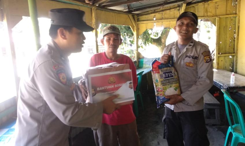 Polsek Lais Peduli, Serahkan Bantuan Kepada Warga yang Kurang Mampu