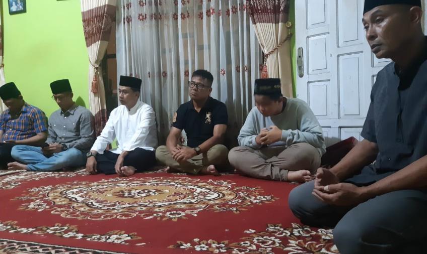 Wujud Ungkapan Belasungkawa, Kapolres BS Melayat ke Rumah Duka Ipda Dodi Heriansyah 