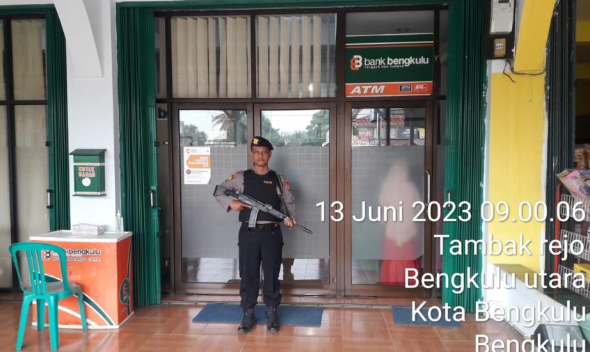 Cegah Krimanalitas di Obyek Vital, Anggota Polsek Padang Jaya Melaksanakan Pengamanan Bank