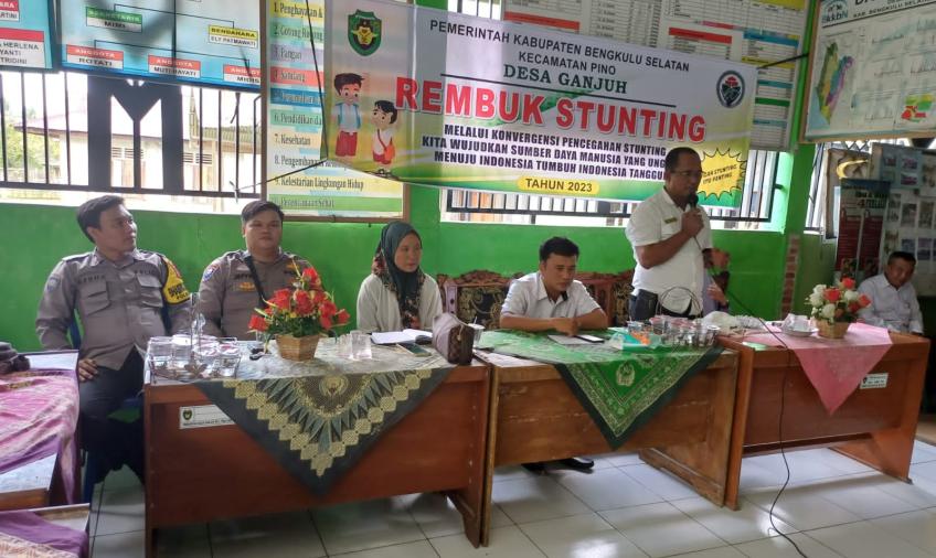 Hadir Dalam Rembuk Stunting di Desa Ganjuh, Bhabikamtibmas Sampaikan Imbauan