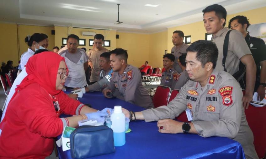 Polres Seluma Gelar Kegiatan Donor Darah Dalam Rangka Hari Bhayangkara Ke-77