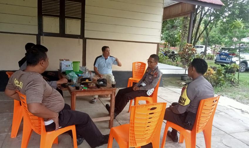 Pererat Silahturahmi, Polsek Maje Gelar Jumat Curhat di Gereja Khatolik 
