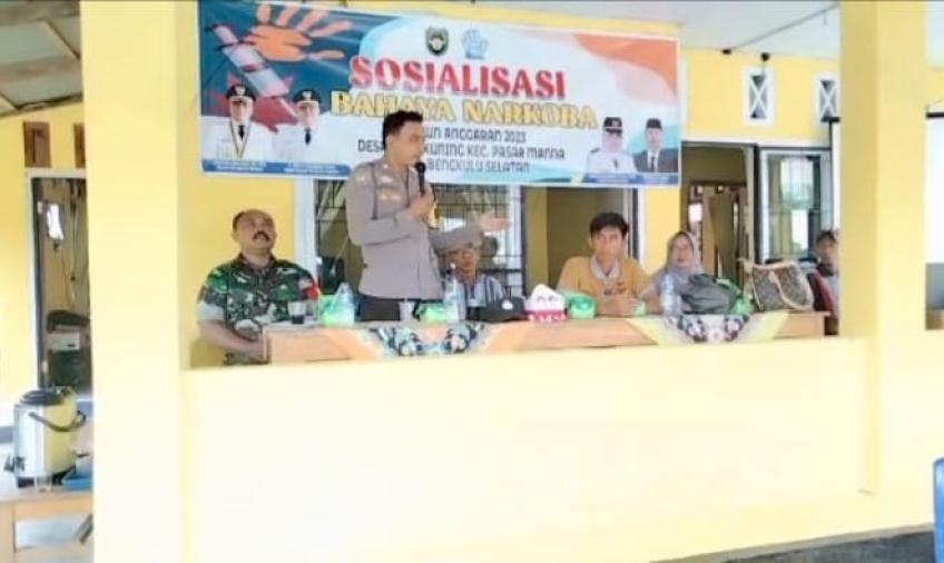 Bhabinkamtibmas Sosialisasi Bahaya Narkoba di Desa Batu Kuning