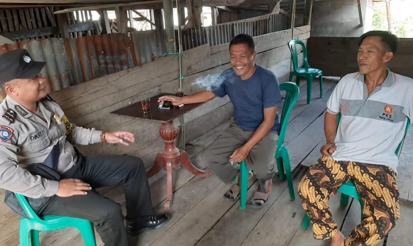 Jelang Pilkades, Bhabinkamtibmas Polsek Curup Sambangi Calon Kades 