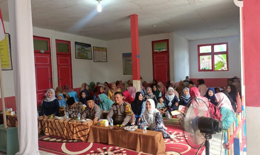 Bhabinkamtibmas Polsek Giri Mulya Hadiri Perpisahan di TK Negeri Pembina Giri Mulya