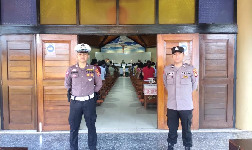 Polres Rejang Lebong, Laksankan Pengamanan Ibadah Minggu di Gereja Katolik Santo Stefanus Martir 