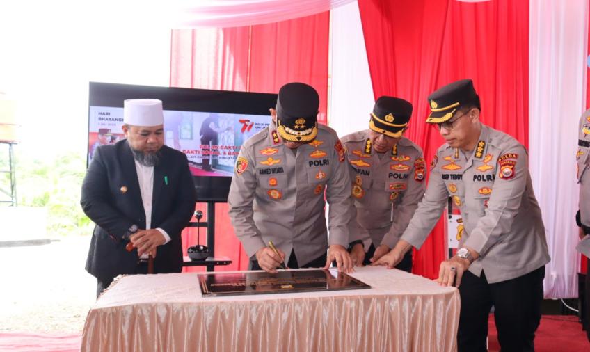 Baksos HUT Bhayangkara ke-77, Kapolda Bengkulu Berikan Bantuan Sumur Bor Gratis Untuk 50 KK