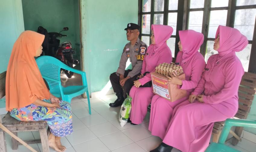 Dalam Rangka Hari Bhayangkara Ke-7, Polsek Kaur Selatan Anjangsana Ke Purnawirawan Polri 