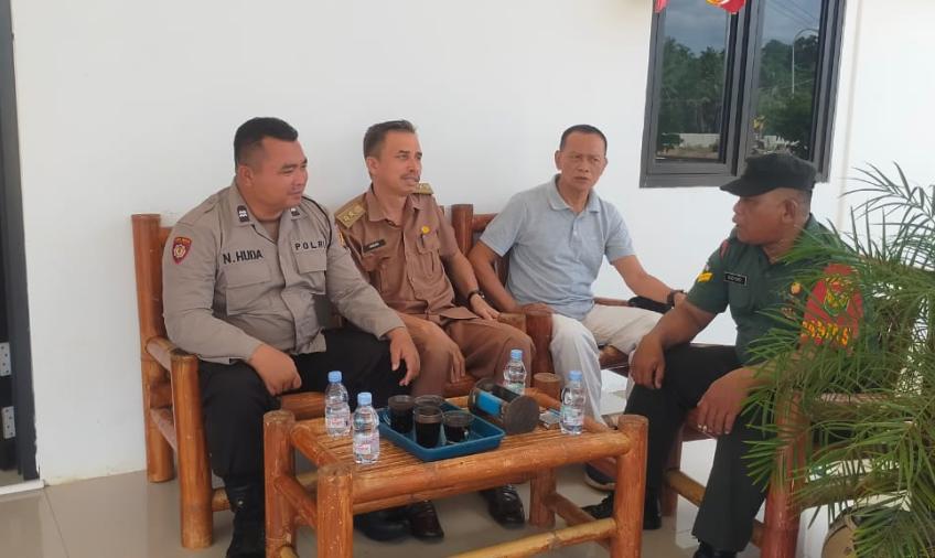 Personel Polsek Sukaraja Sosialisasikan Polisi RW di Kelurahan Babatan 