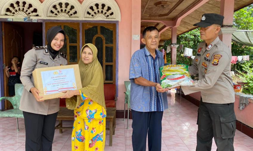 Sambut Hari Bhayangkara Ke-77 Polres Mukomuko Anjangsana Ke Kediaman Purnawirawan Polri