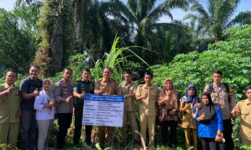 Awasi Penggunaan DD, Kapolsek Lais Hadiri Penetapan Titik Nol Pembangunan di Desa Suka Langu