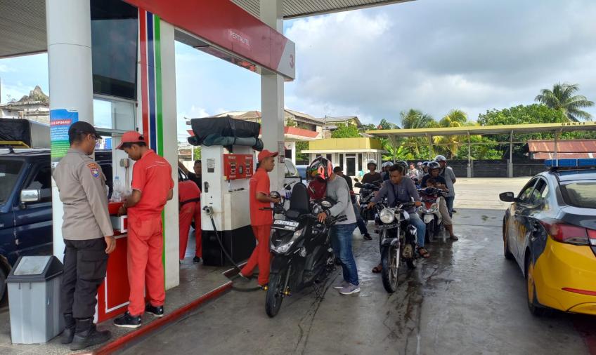 Patroli Polsek Kota Manna Melakukan Pengecekan dan Monitoring Ketersedian BBM di SPBU Kutau 