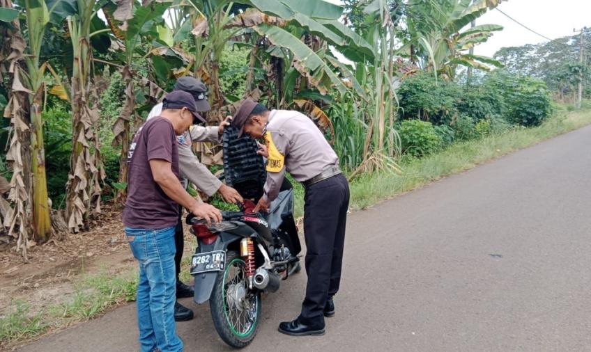 Cegah Kejahatan, Polsek Kotapadang Gelar Pemeriksaan Sajam