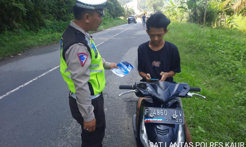 Polres Kaur Gelar Patroli Gabungan Penertiban Kepatuhan Pembayaran Pajak Kendaraan 