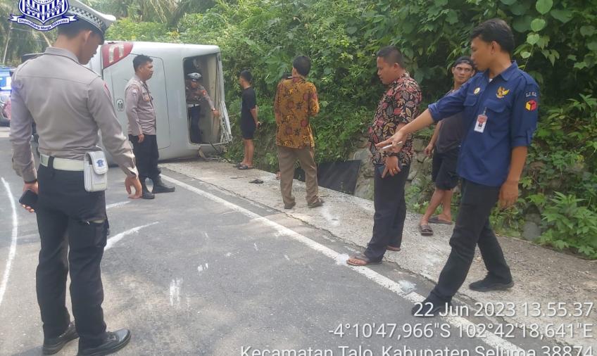 .Bus Berpenumpang 34 Orang Terguling di Seluma, 28 Orang Alami Luka