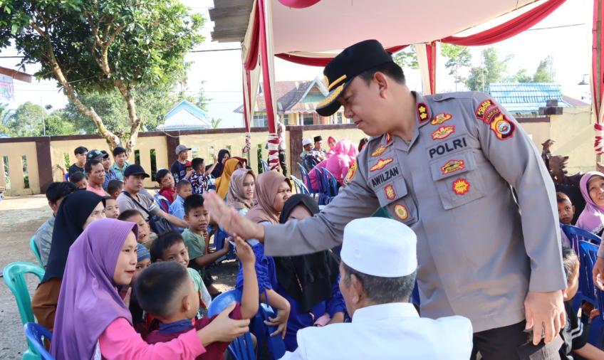 Bakti Kesehatan, Polsek Lebong Atas Gelar Sunatan Massal dan Pengobatan Gratis