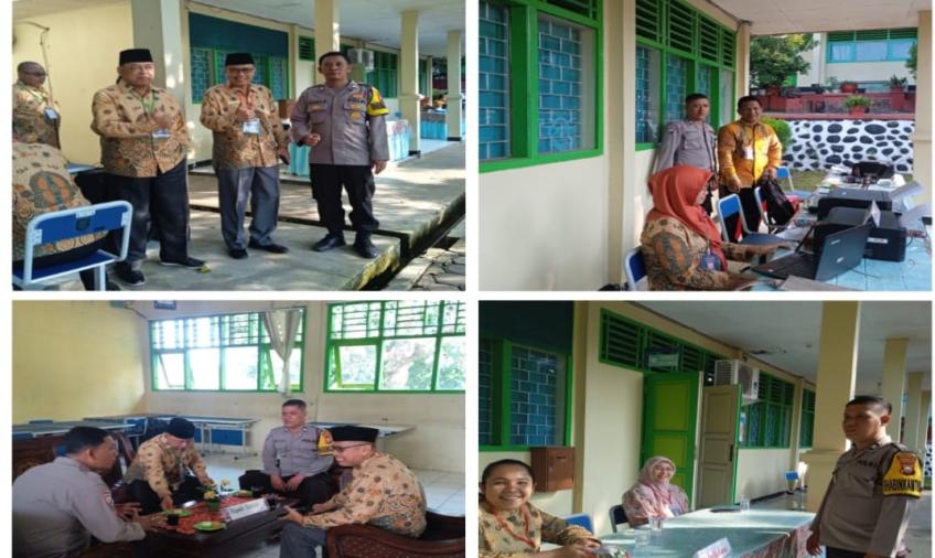 Bhabinkamtibmas Polsek Gading Cempaka Monitoring  PPDB di SMAN 4 Kota Bengkulu