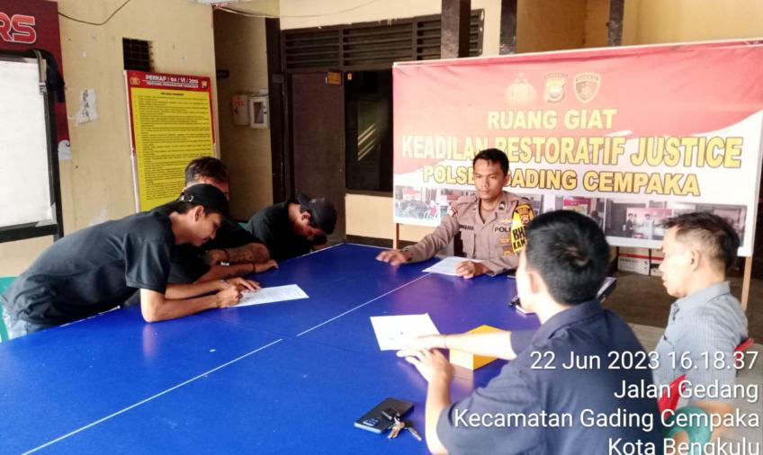 Polsek Gading Cempaka Mediasi Warga yang Terlibat Pencurian Tabung Gas