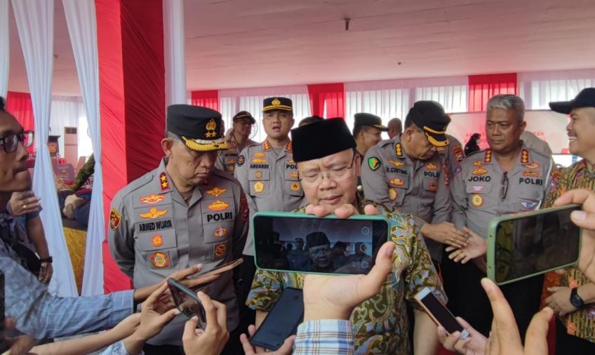 Kapolda dan Gubernur Bengkulu Turut Serta Pemecahan Rekor MURI Untuk Polri