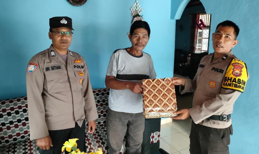 https://www.siber-news.com/hari-bhayangkara-polsek-lais-berkunjung-ke-purnawirawan-polri