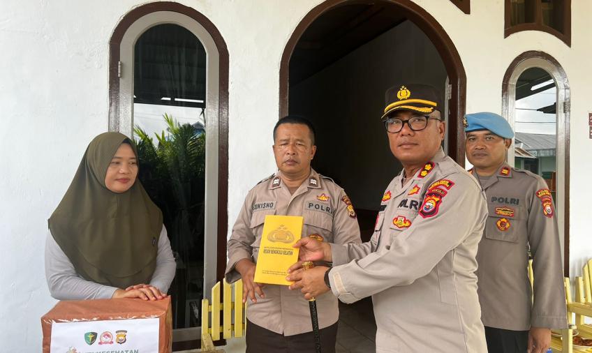 Berikan Perhatian, Polres BS Gelar Bakti Kesehatan Home Visit Kepada Anggota yang Sakit Menahun 