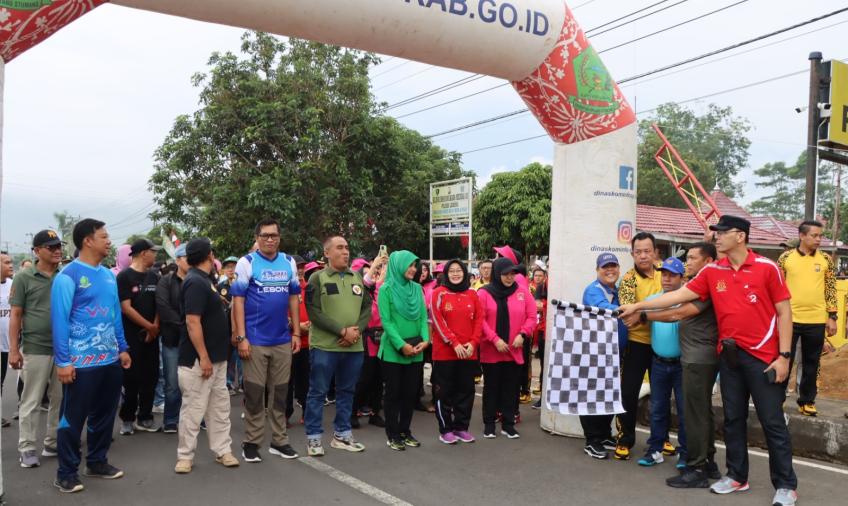 Jalan Santai dan Aneka Kegiatan Sambut Hari Bhayangkara Ke-77 