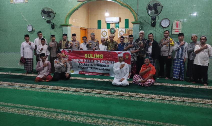 Silahturahhmi, Polsek Teluk Segara Gelar Subuh Keliling di Masjid Nurul Huda Kampung Bali