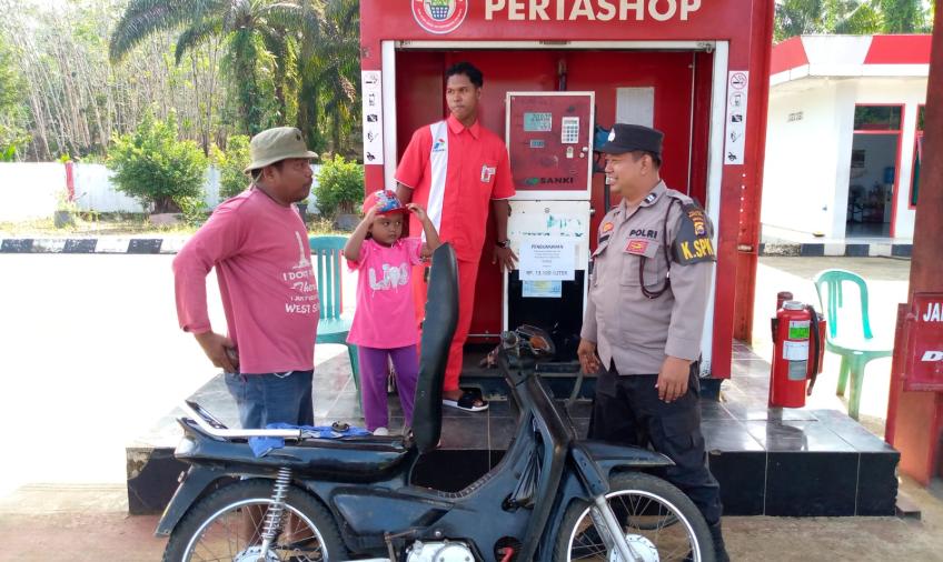 Patroli Dialogis, Personel Polsek Padang Jaya Sambangi Pertashop Untuk Menyerap Informasi Kamtibmas