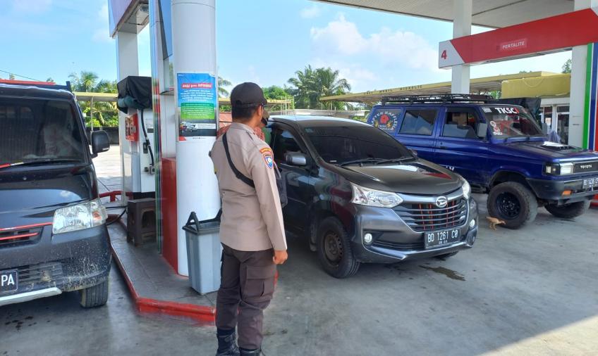 Polsek Manna Pantau SPBU Kutau, Cek Ketersediaan BBM