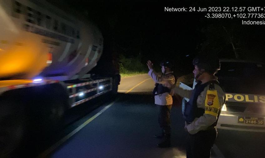 Polsek Padang Ulak Tanding Gelar Patroli Dijalan Lintas, Antisipasi Tindak Pidana