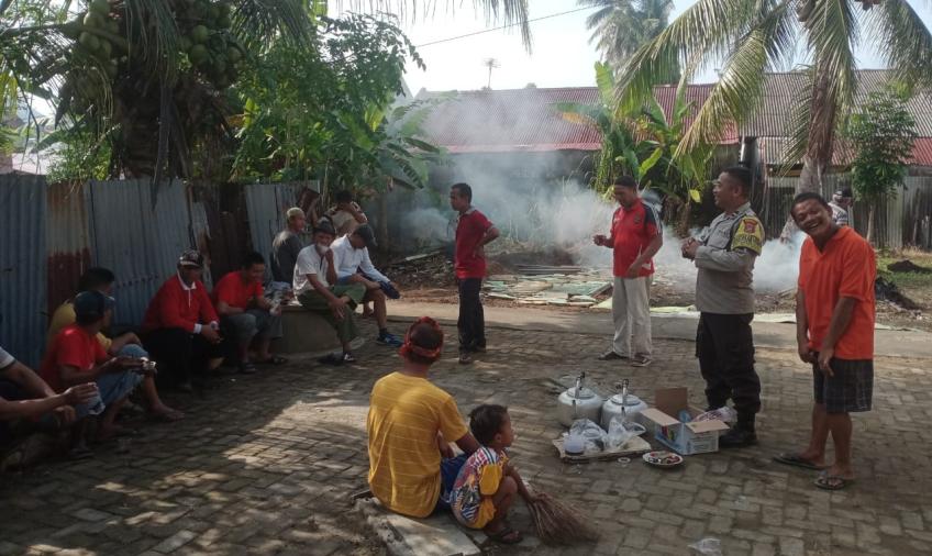 Bhabinkamtibmas Polsek Teluk Segara Monitoring Persiapan Lahan untuk Berkurban