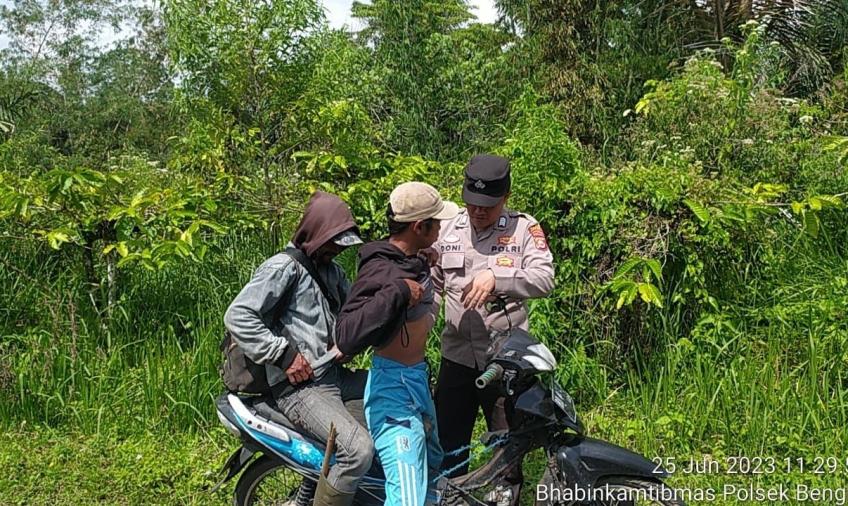 Polsek Sindang Dataran Imbau Warga Merubah Kebiasaan Membawa Sajam