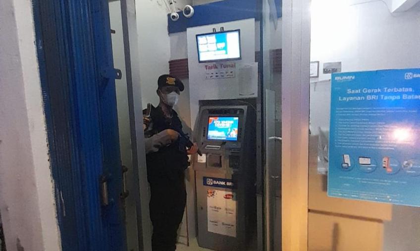 Patroli Dini Hari, Sat Samapta Polres Kaur Cek Objek Vital