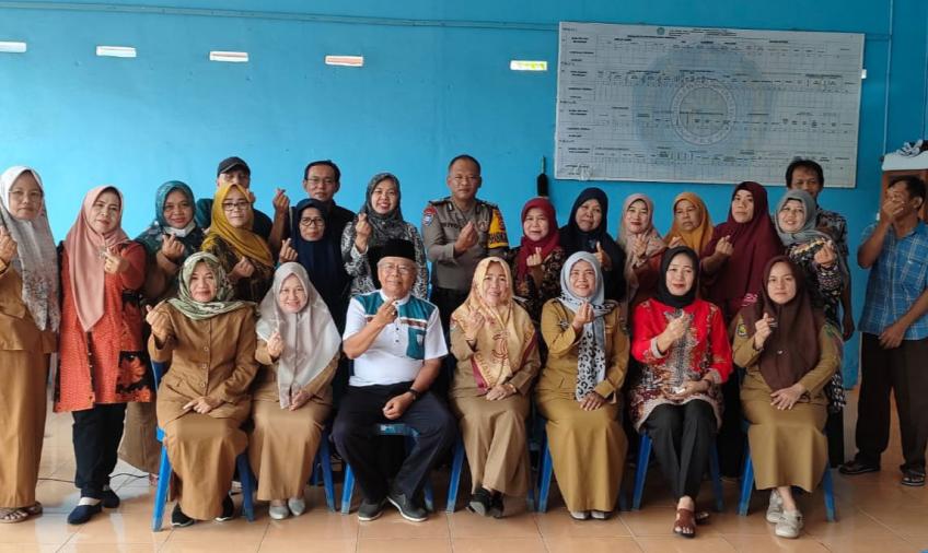 Bhabinkamtibmas Kelurahan Cempaka Permai Polsek Gading Cempaka Hadiri Rapat Pokja KB