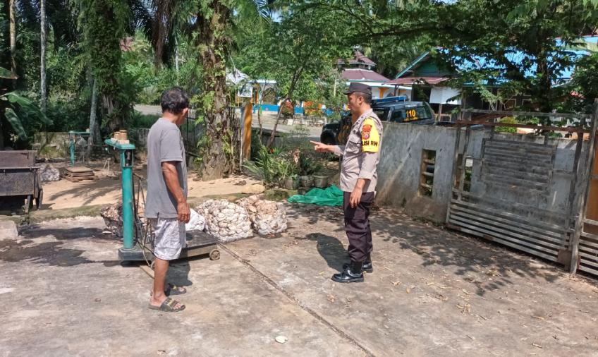 Polisi RW Polsek Giri Mulya Ajak Warga Jaga Kamtibmas
