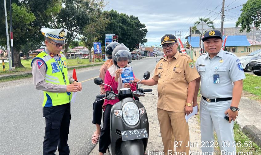 Patroli Gabungan, Polres Kaur Tegur Pengendara Motor yang Kendarannya Mati Pajak 