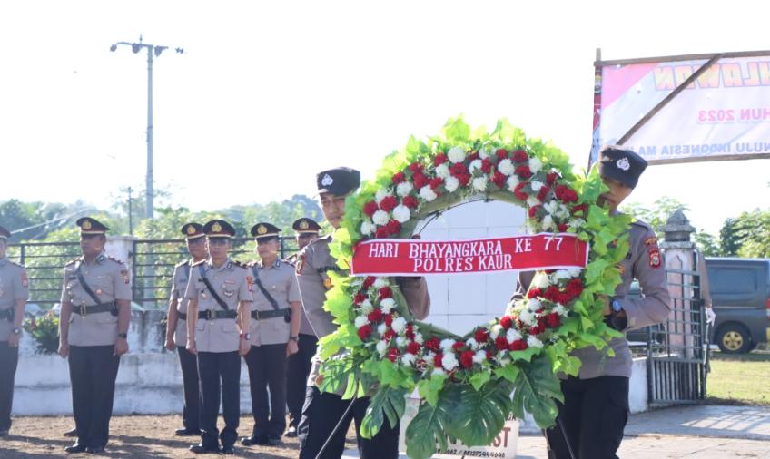 Peringati Hari Bhayangkara Ke 77 Polres Kaur Upacara Ziarah di Taman Makam Pahlawan 
