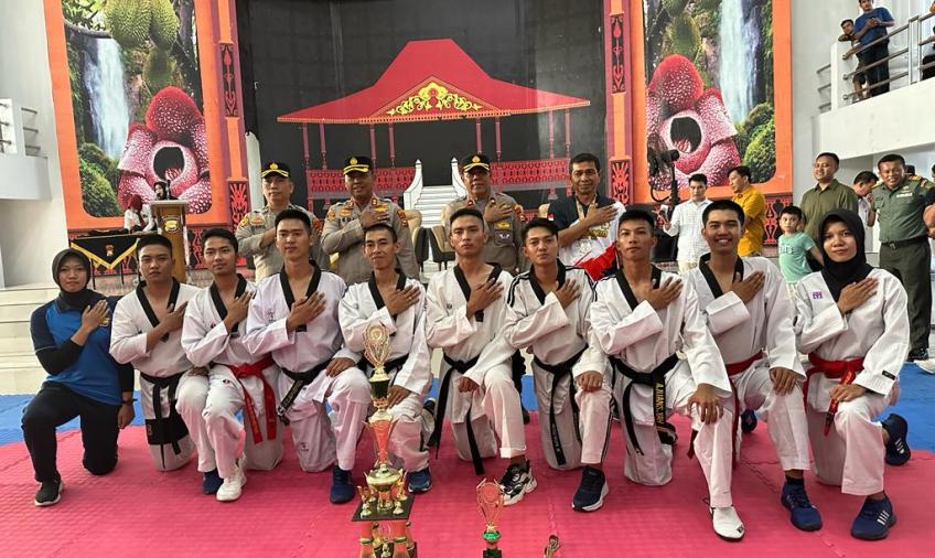 Bripda M.Alfad Raih Juara 1 Kejuraan Taekwondo Kapolres Cup Bengkulu Tengah Tahun 2023