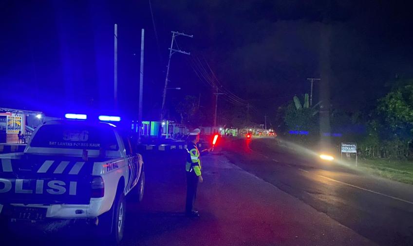 Antisipasi Laka Lantas, Sat Lantas Polres Kaur Patroli Blue Light 