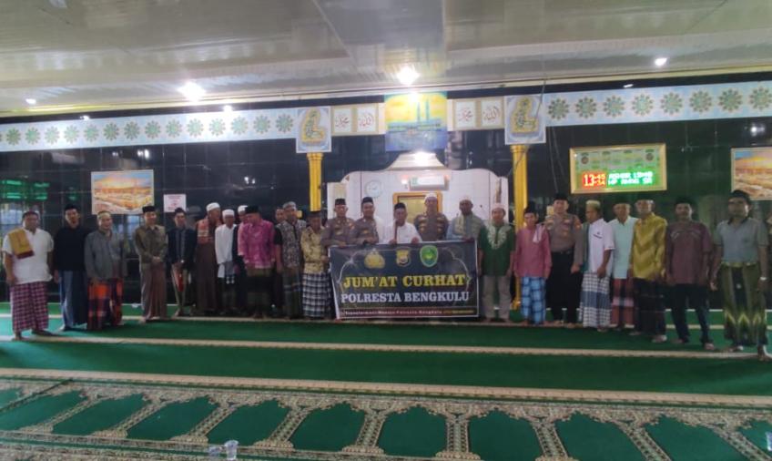 Dengarkan Aspirasi Masyarakat, Polsek Kampung Melayu Gelar Jumat Curhat  