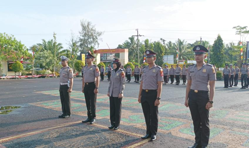 Polres Kaur Laksanakan Upacara Korps Rapot Kenaikan Pangkat Personel 
