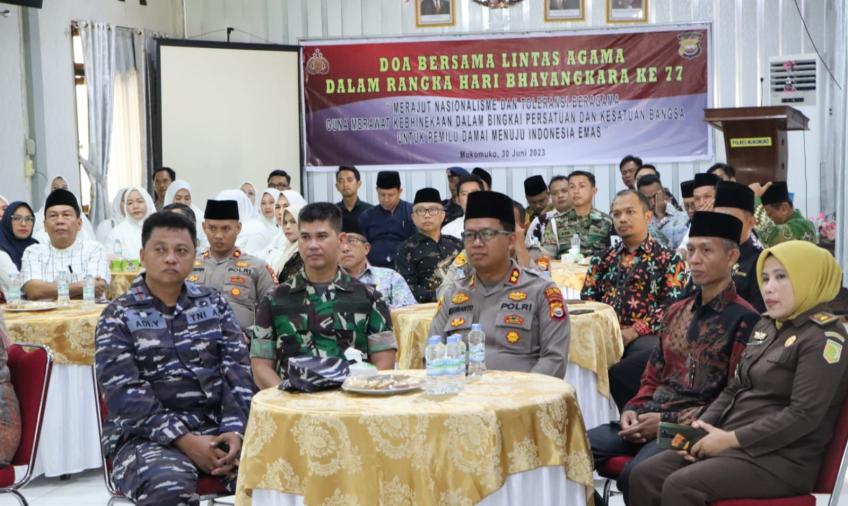 Sambut Hari Bhayangkara Ke 77, Polres Mukomuko Gelar Doa Bersama Lintas Agama 