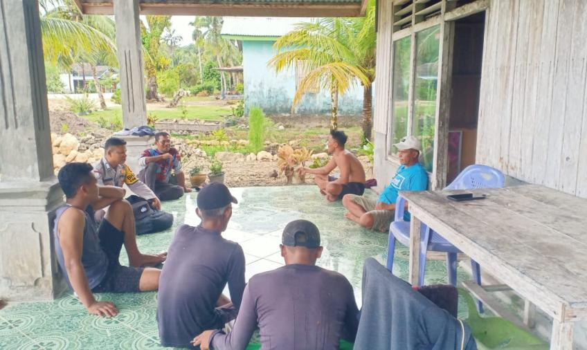 Laksanakan Program Jumat Curhat, Bhabikamtibmas  Dengarkan Keluhan Masyarakat
