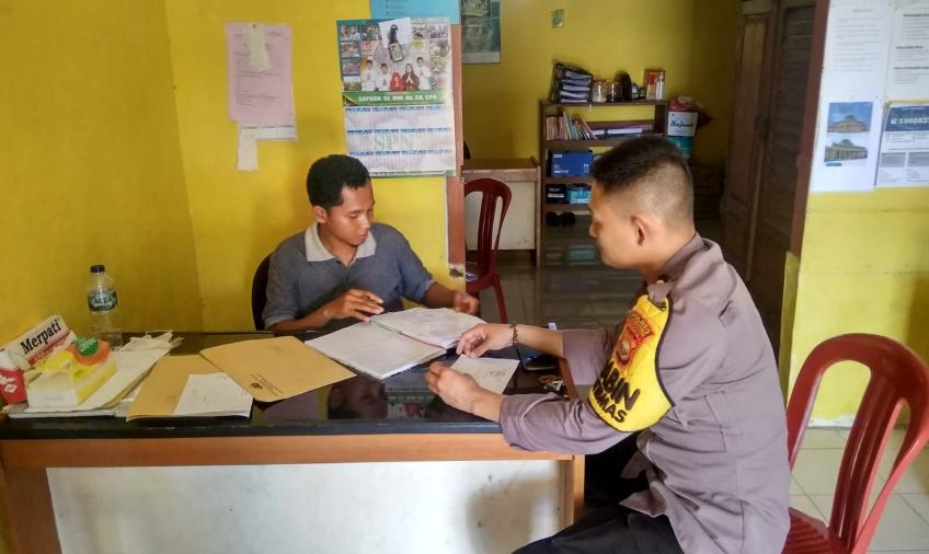 Sambang Perangkat Desa, Bhabinkamtibmas Sampaikan Pesan Kamtibmas