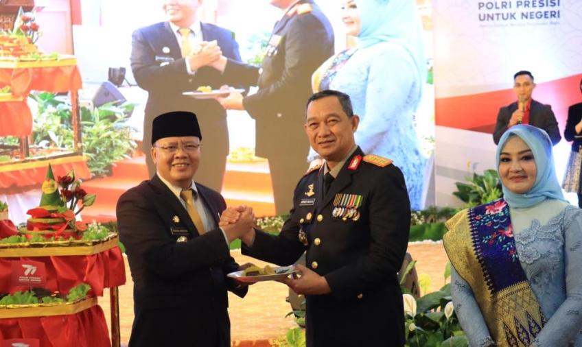 Syukuran Hari Bhayangkara Ke-77, Polda Bengkulu Potong Tumpeng