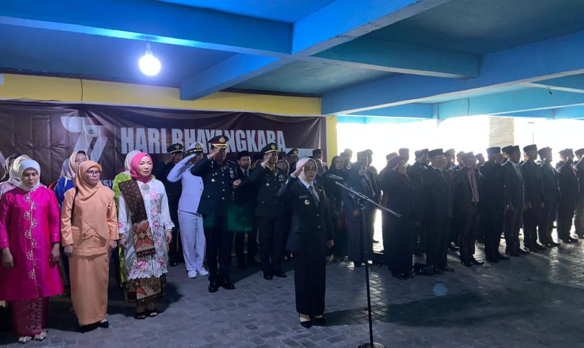 Diguyur Hujan, Upacara dan Syukuran HUT Bhayangkara Ke 77 di Mukomuko Berjalan Khidmat