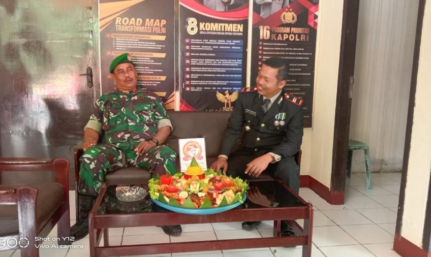 Polsek Jajaran Polres Lebong Terima Ucapan Selamat Hari Bhayangkara Ke-77 dari Koramil Jajaran