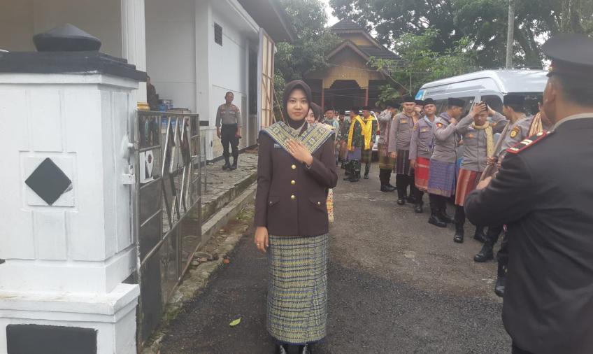 Polres BS dan Kodim 0408 BSK Tampilkan Tarian Adat Pada Puncak HUT Bhayangkara ke 77 tahun 